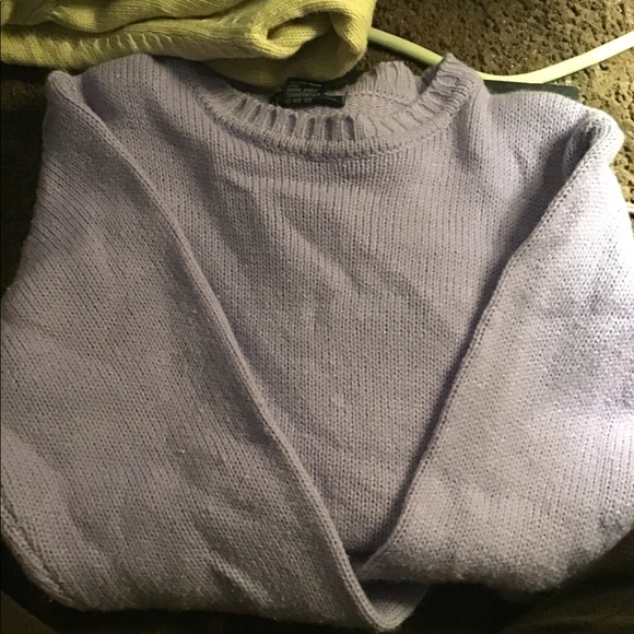 2 knitted sweaters. - Picture 3 of 3